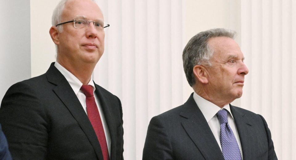 Официальные лица США и России